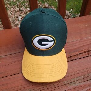 NFL Authentic Sideline RBK Green Bay Packers Baseball Hat -Size 7 1/4 -100% Wool